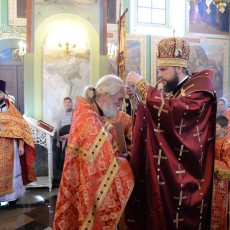 27 апреля на Антипасху прошло Архиерейское богослужение
