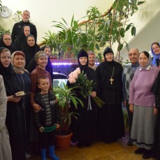 ПОЗДРАВЛЯЕМ МАТУШКУ С ДНЕМ РОЖДЕНИЯ!